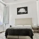 Firenze Apartment